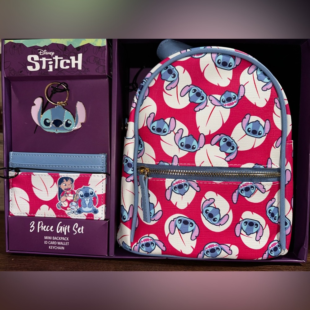 ✅ Super Cute 🥰 Disney Stitch 3 Piece Gift Set with Gift Box. - NEW